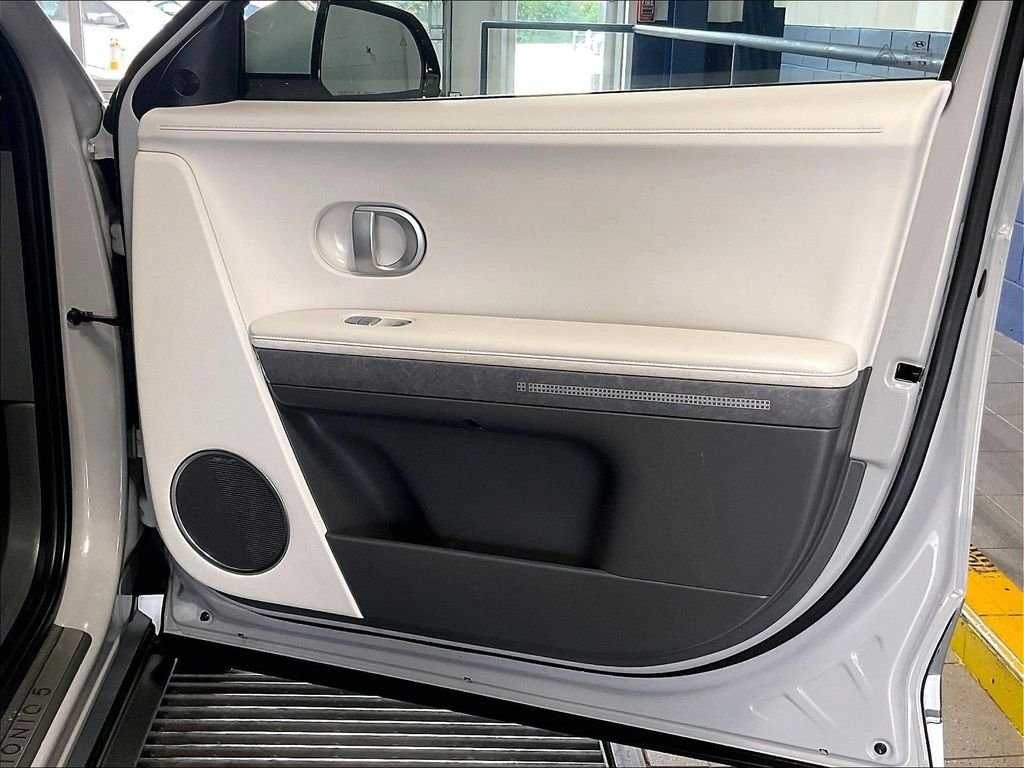 Used 2023 Hyundai Ioniq 5 Limited AWD/4WD image 12
