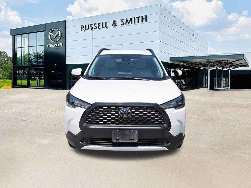 Used 2022 Toyota Corolla Cross LE FWD image 2