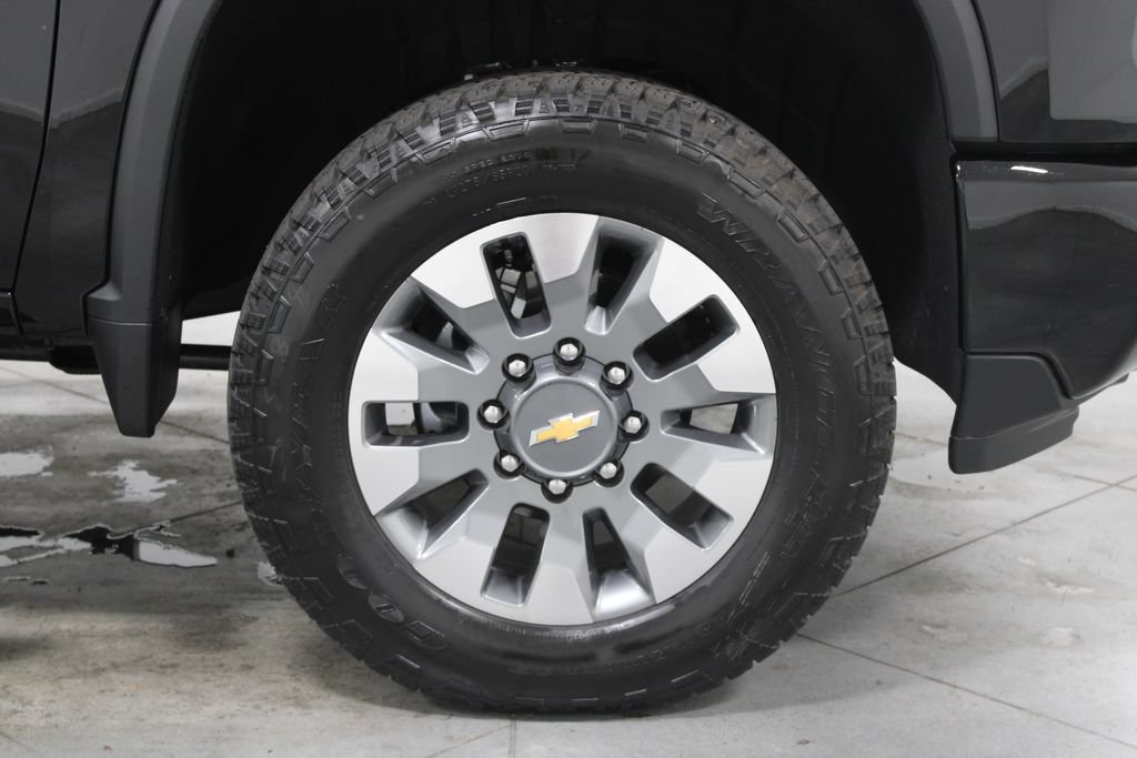 Used 2026 Chevrolet Silverado 2500 Custom w/ Custom Value Package AWD/4WD image 17