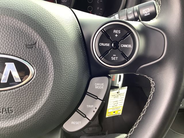 Used 2018 Kia Soul + image 12