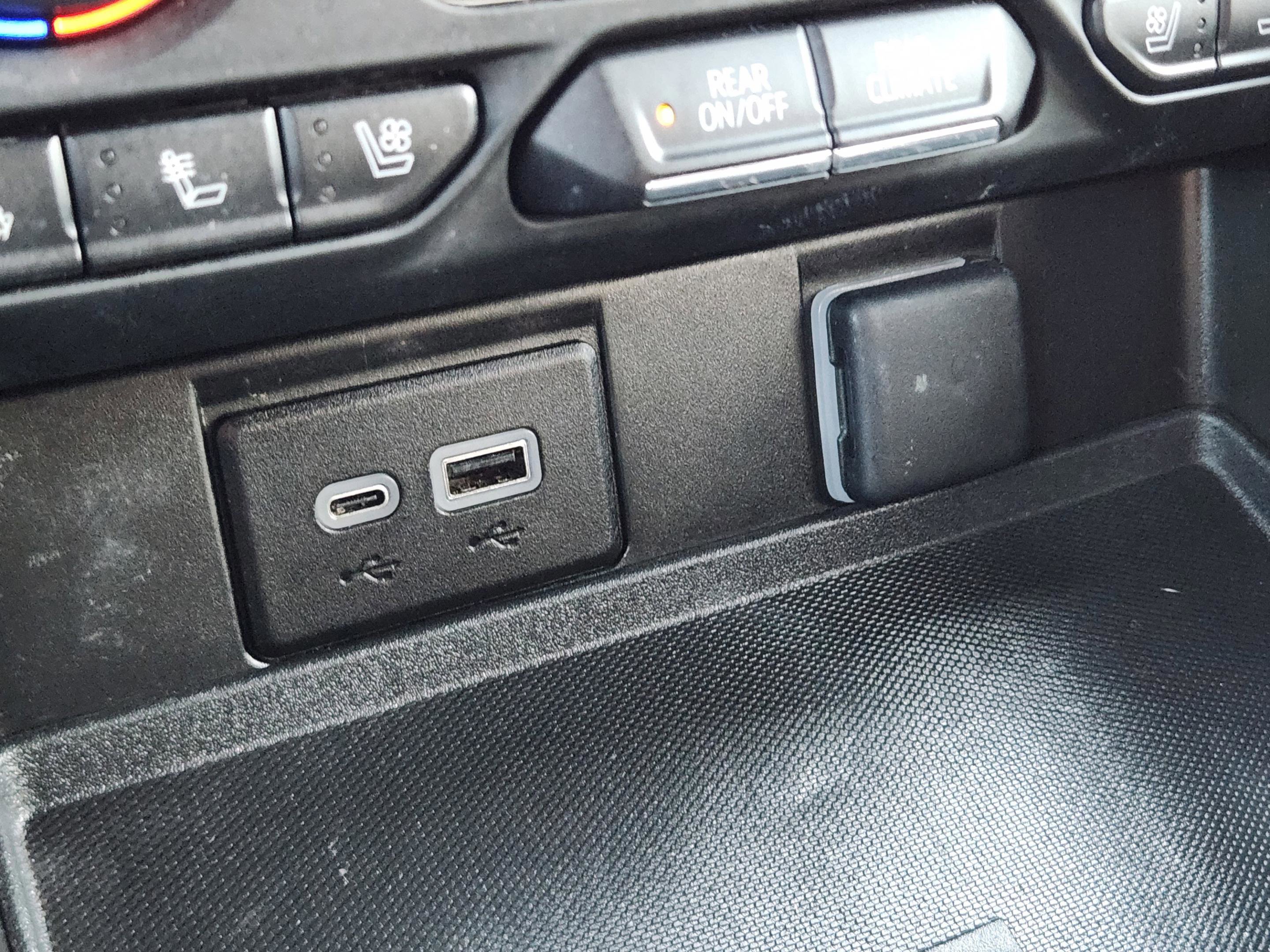 Used 2023 Chevrolet Tahoe Premier AWD/4WD image 22