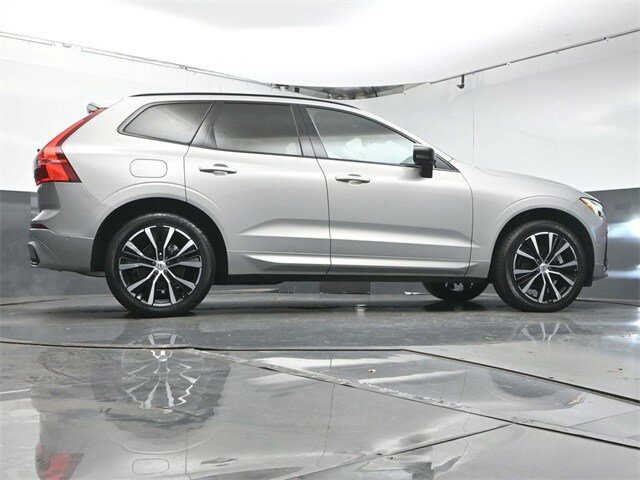 Used 2023 Volvo XC60 B5 Plus w/ Climate Package FWD image 39