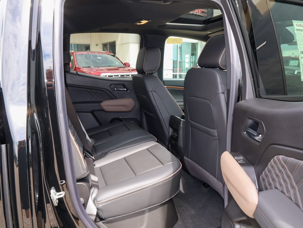 New 2026 GMC Canyon Denali w/ LPO, Black Badging Package AWD/4WD image 34