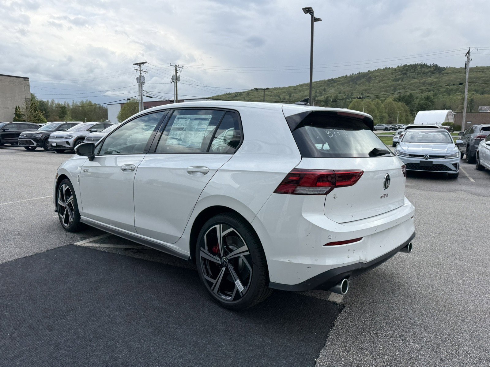 New 2025 Volkswagen GTI SE image 5