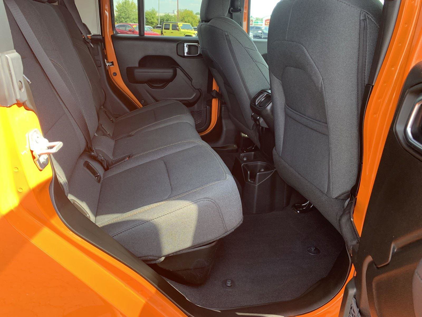 Used 2025 Jeep Gladiator Willys image 12