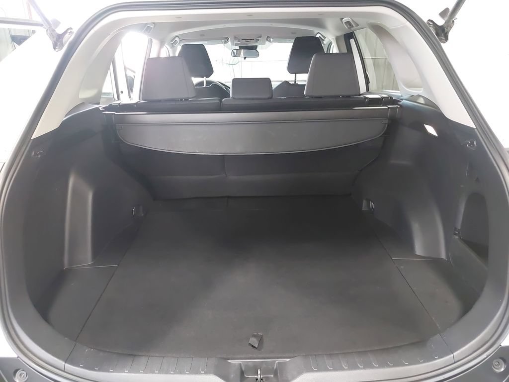 Used 2025 Toyota RAV4 XLE AWD/4WD image 12