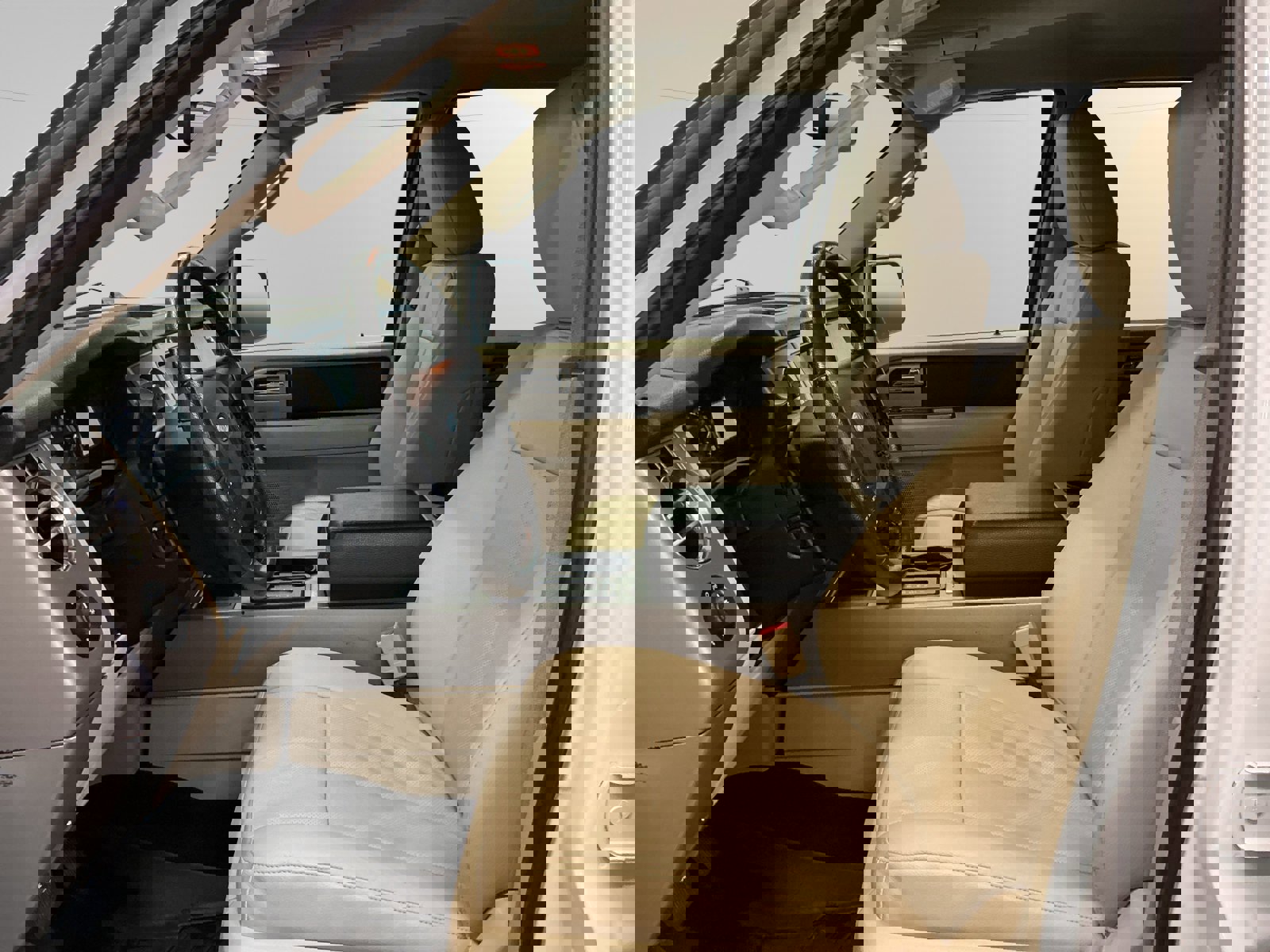 Used 2017 Ford Expedition EL XLT w/ Equipment Group 202A image 9