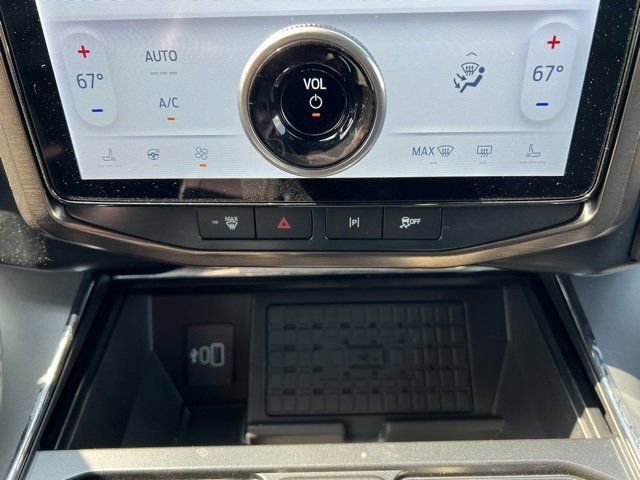 New 2025 Ford F150 Lightning Lariat image 19