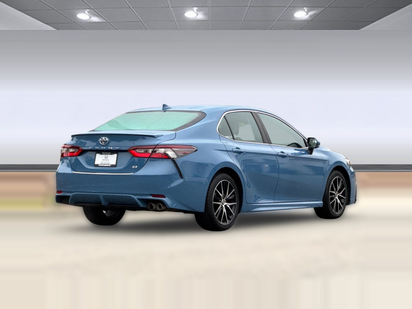 Used 2024 Toyota Camry SE FWD image 8