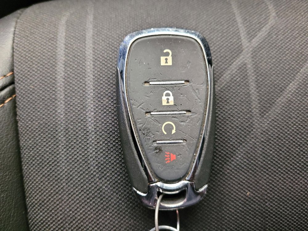 Used 2022 Chevrolet Trax LT w/ LT Convenience Package image 32
