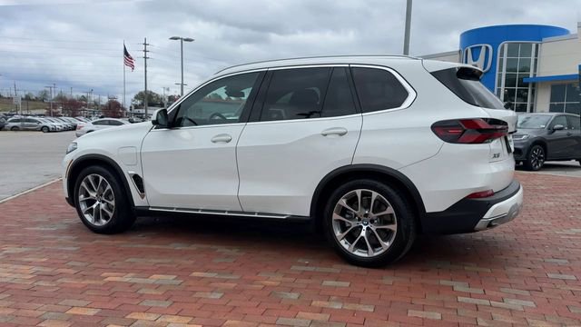 Used 2025 BMW X5 xDrive50e image 8