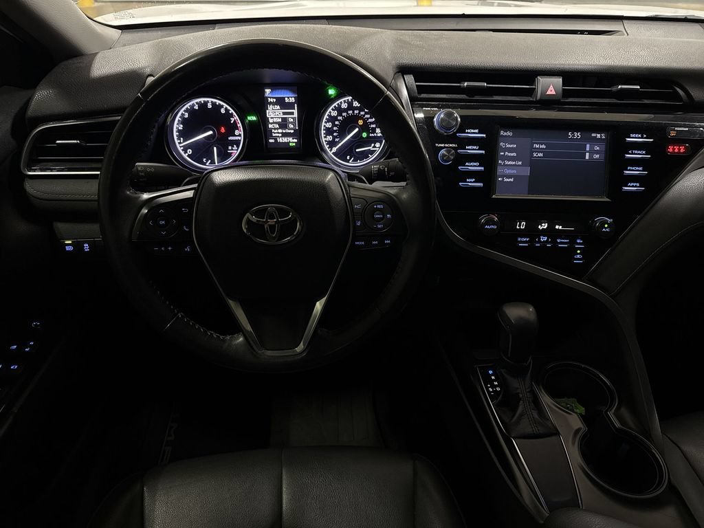 Used 2019 Toyota Camry SE w/ Convenience Package FWD image 11