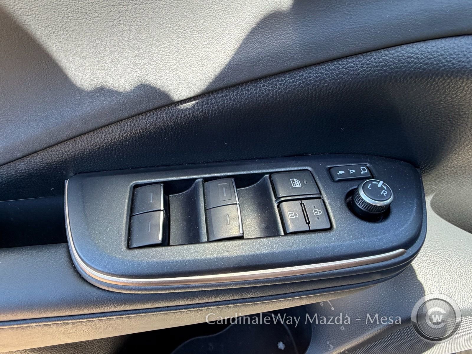 Used 2023 Toyota Crown Limited image 11