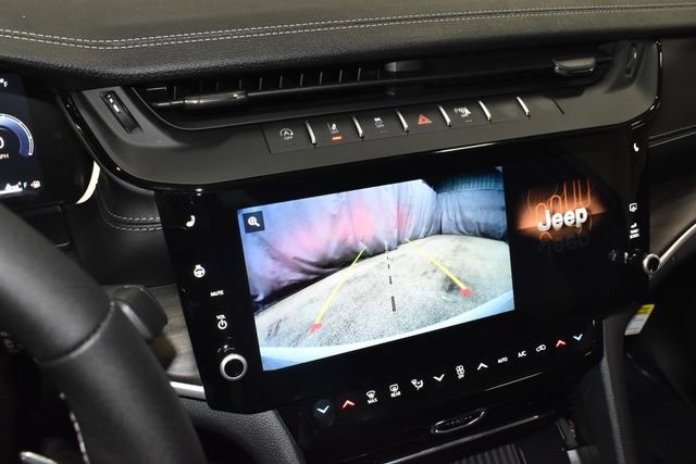 New 2026 Jeep Grand Cherokee Altitude image 13