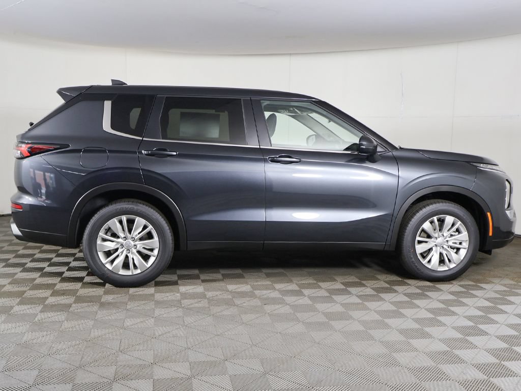 New 2026 Mitsubishi Outlander ES AWD/4WD image 18