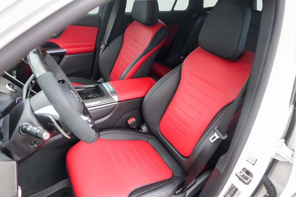Used 2025 Mercedes-Benz GLC 43 AMG 4MATIC image 10