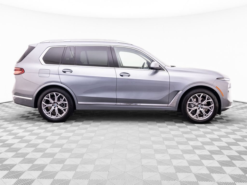 Used 2024 BMW X7 xDrive40i w/ Parking Assistance Package AWD/4WD image 7