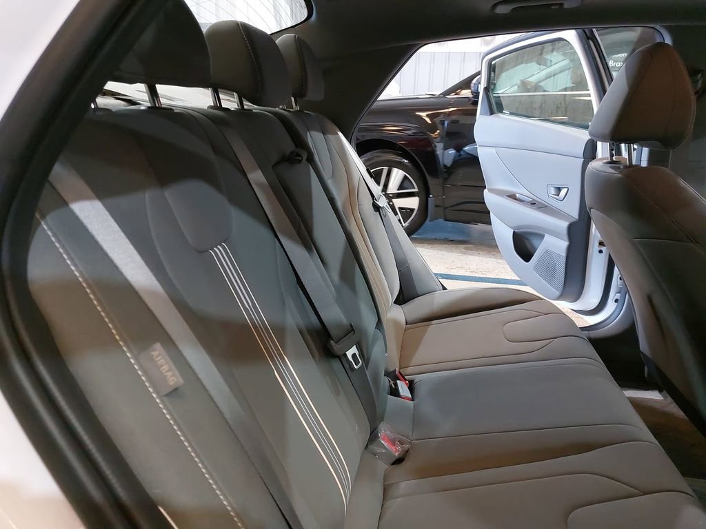 Certified 2025 Hyundai Elantra SEL image 12