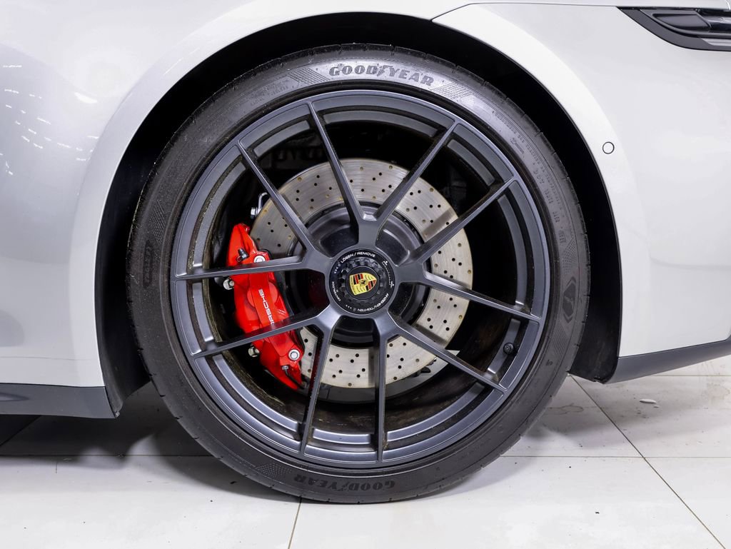 Certified 2026 Porsche 911 Targa 4 GTS w/ Premium Package AWD/4WD image 31