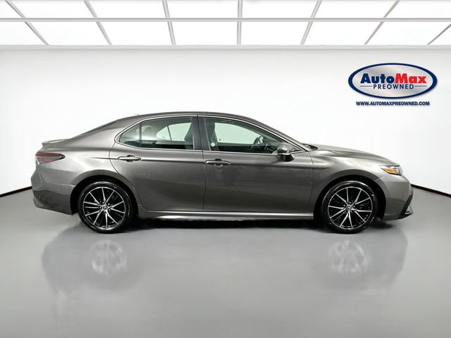 Used 2024 Toyota Camry SE FWD image 9
