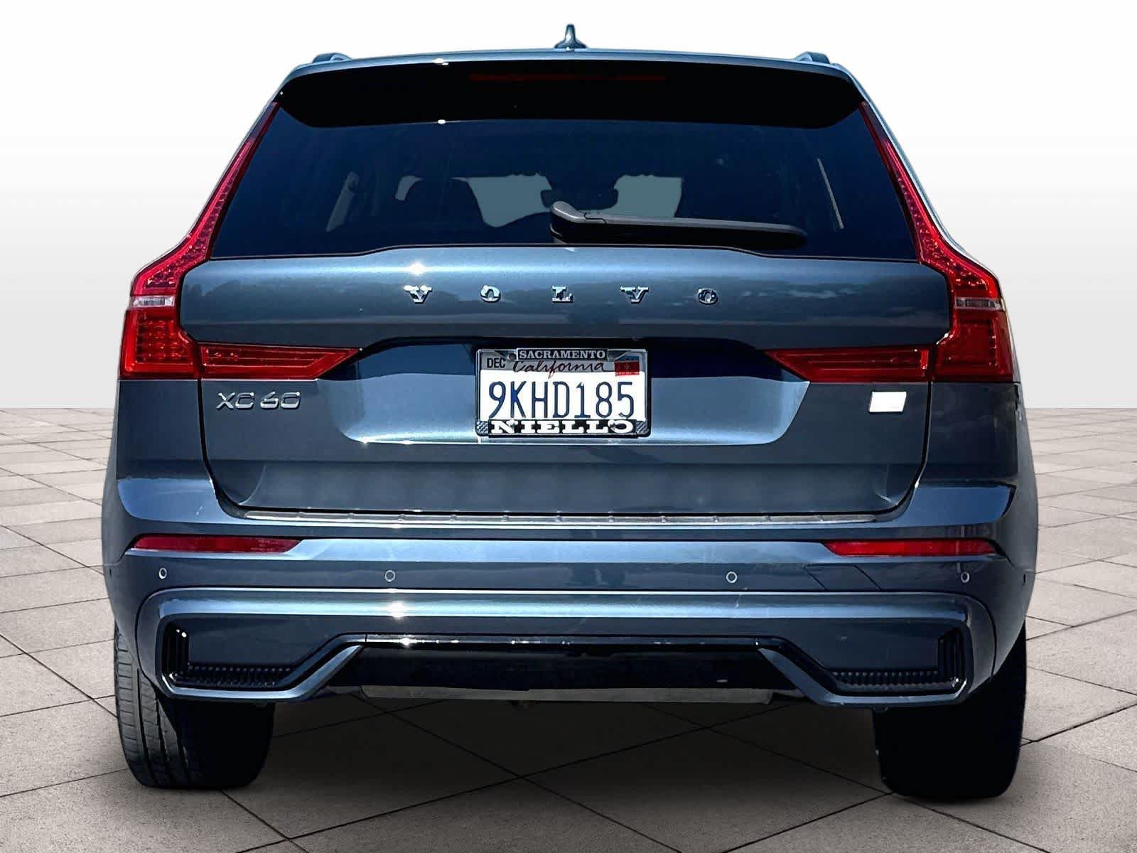 Used 2024 Volvo XC60 T8 Plus AWD/4WD image 7