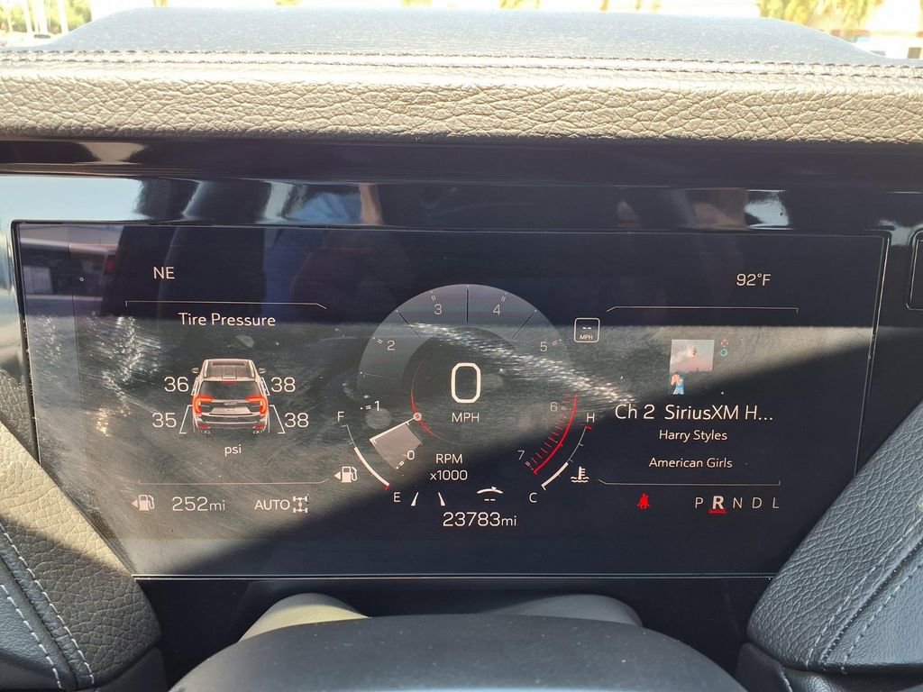 Used 2025 GMC Yukon XL Denali image 37