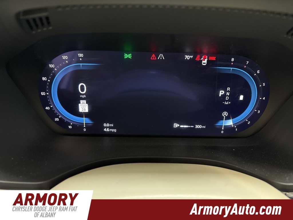 Used 2024 Volvo XC60 B5 Plus image 15