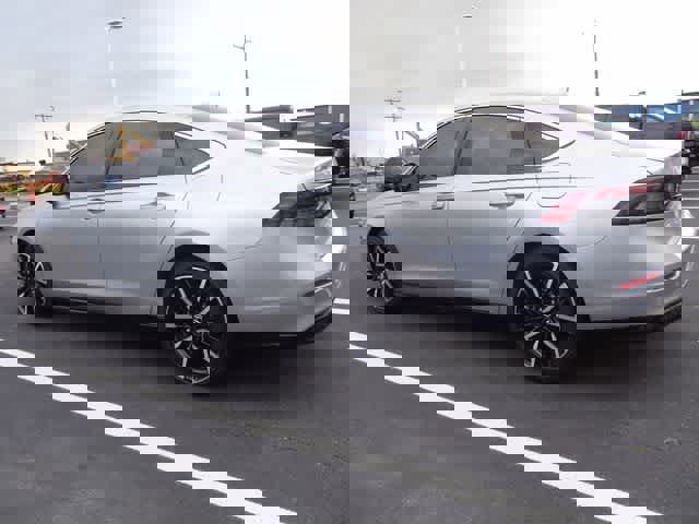 Used 2025 Honda Accord Touring image 9