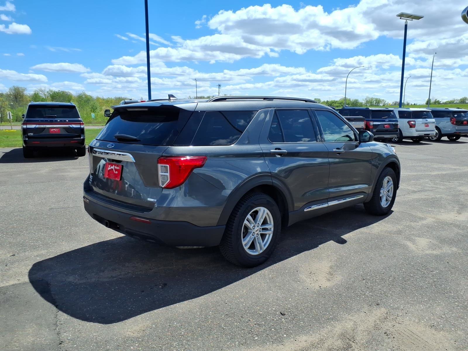 Used 2020 Ford Explorer XLT w/ Comfort Package AWD/4WD image 6
