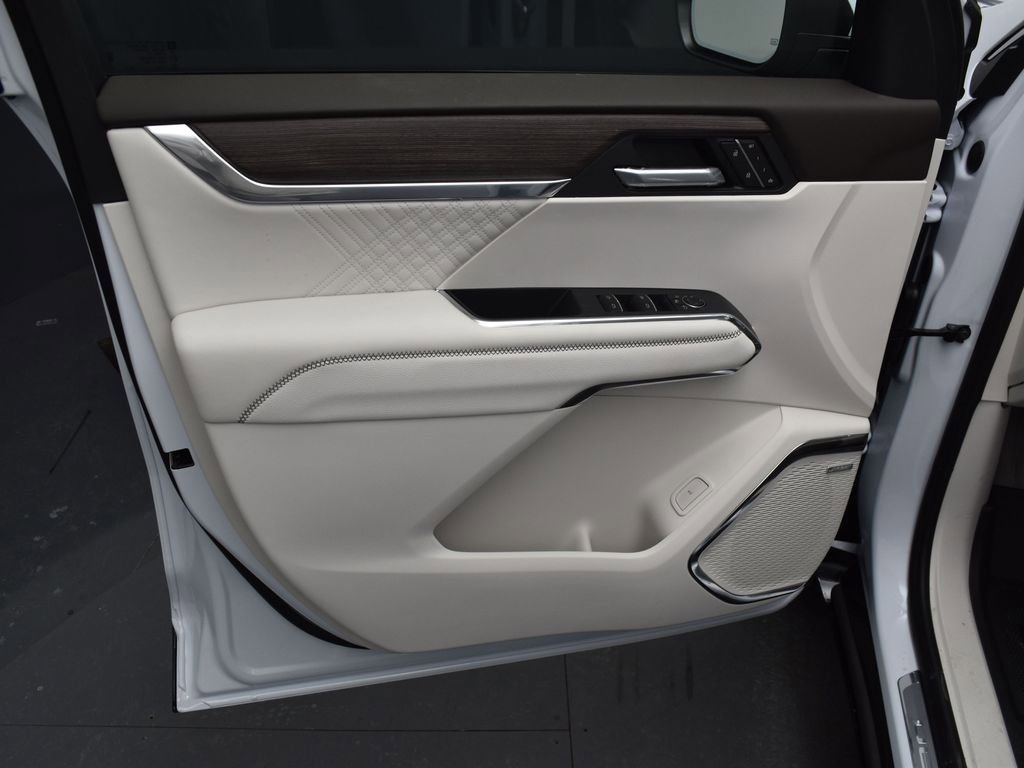 New 2026 GMC Acadia Denali w/ Super Cruise Package image 7