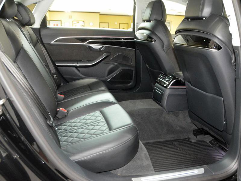 Used 2020 Audi S8 L image 29