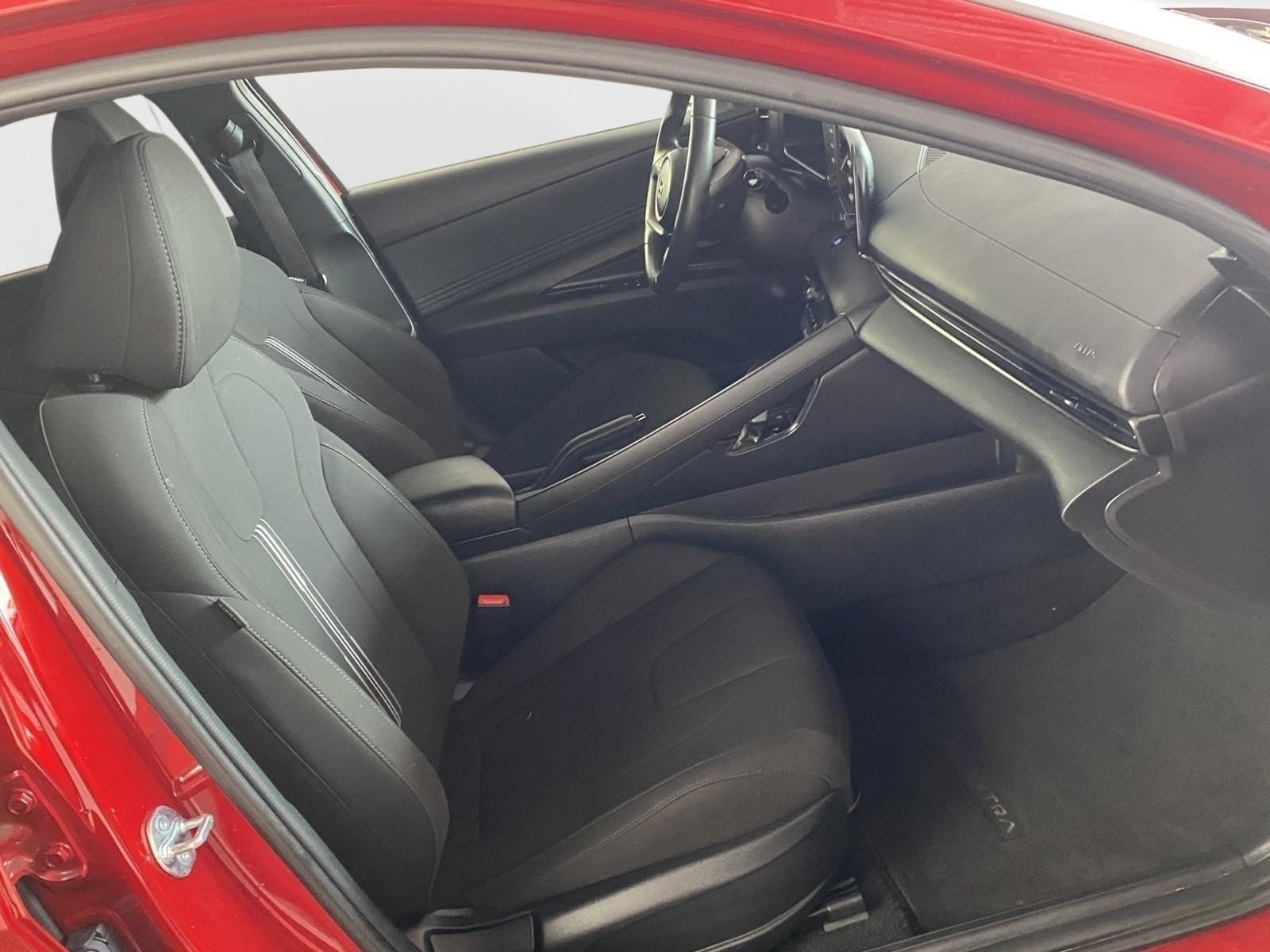 Used 2025 Hyundai Elantra Sport FWD image 8