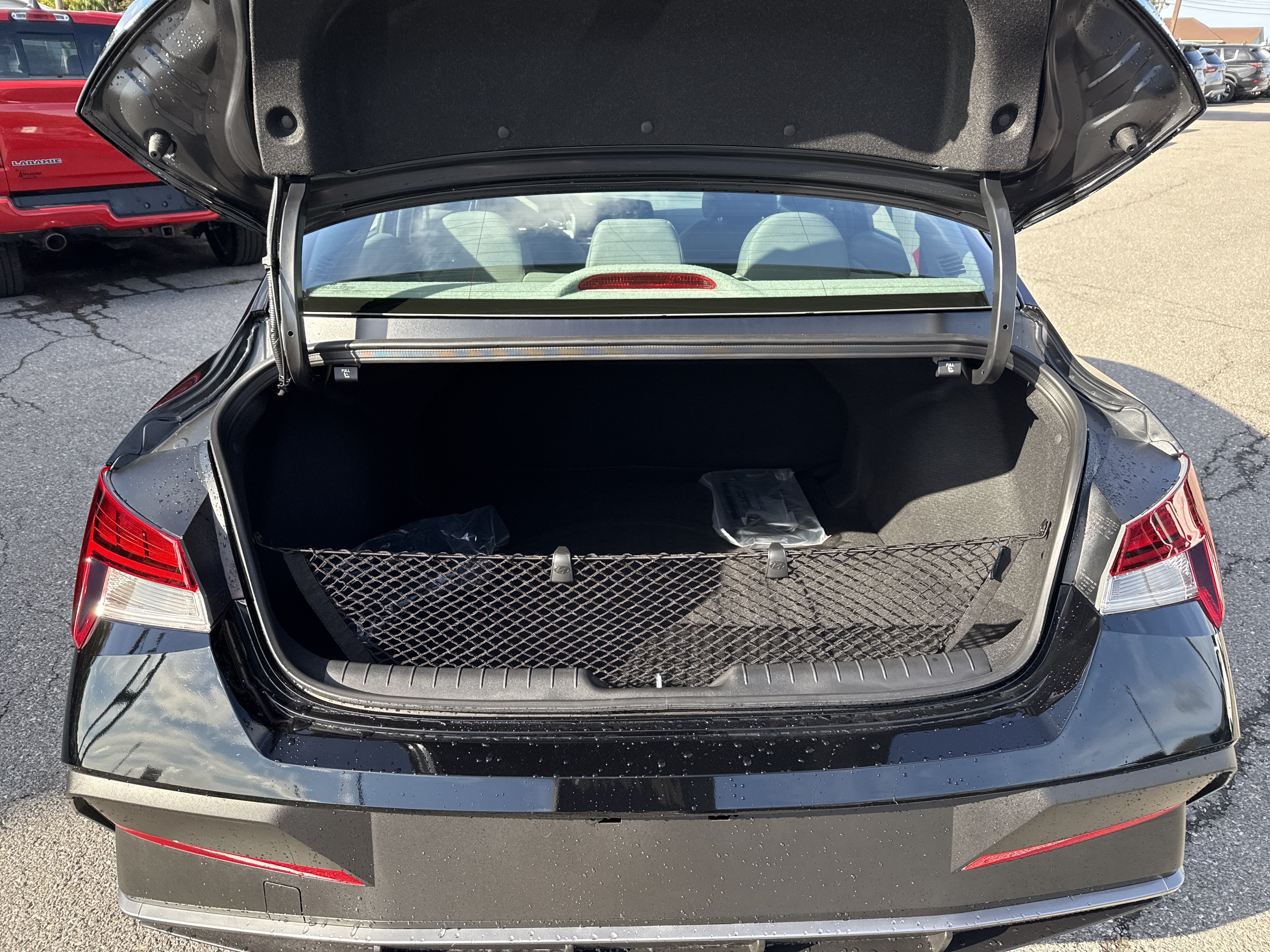 New 2026 Hyundai Elantra Hybrid FWD image 5