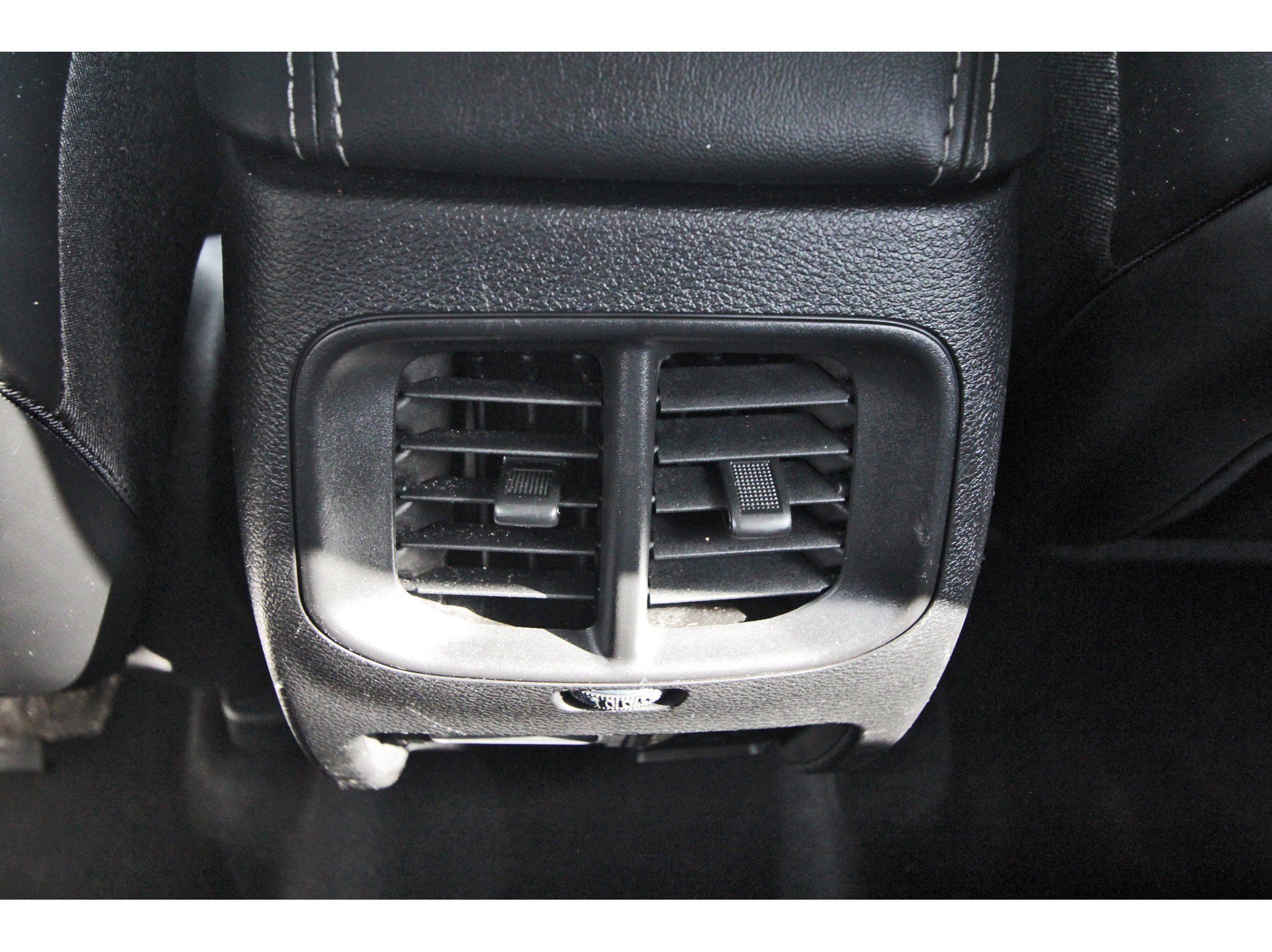 Used 2019 Jeep Cherokee Limited w/ Luxury Group image 14