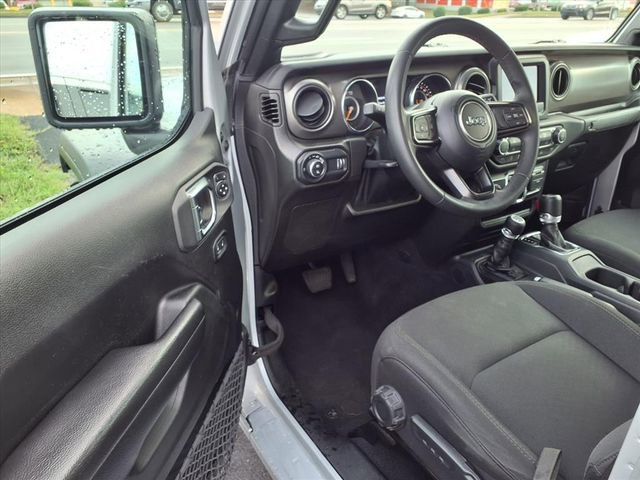 Used 2023 Jeep Gladiator Sport image 7