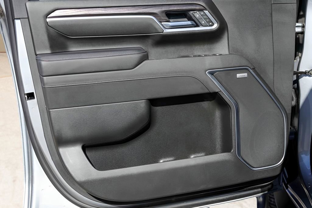 Used 2025 Chevrolet Silverado 2500 LTZ w/ LTZ Convenience Package image 22