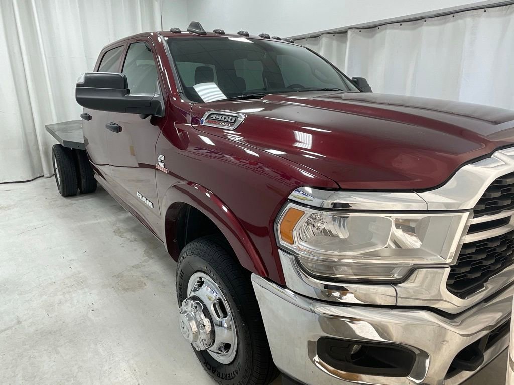 Used 2022 RAM 3500 Tradesman w/ Chrome Appearance Group AWD/4WD image 3