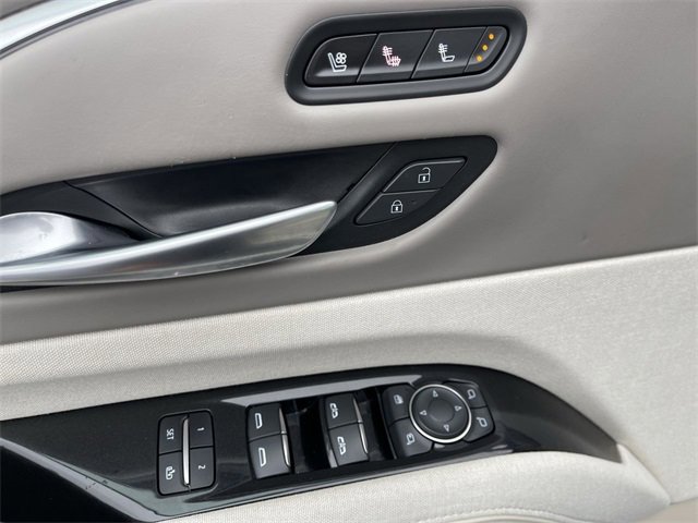 Used 2022 Cadillac Escalade ESV Premium Luxury Platinum image 13