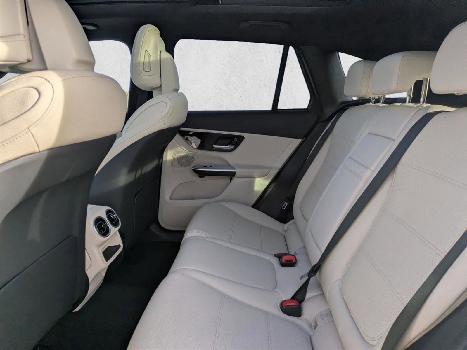 New 2026 Mercedes-Benz GLC 300 4MATIC image 19