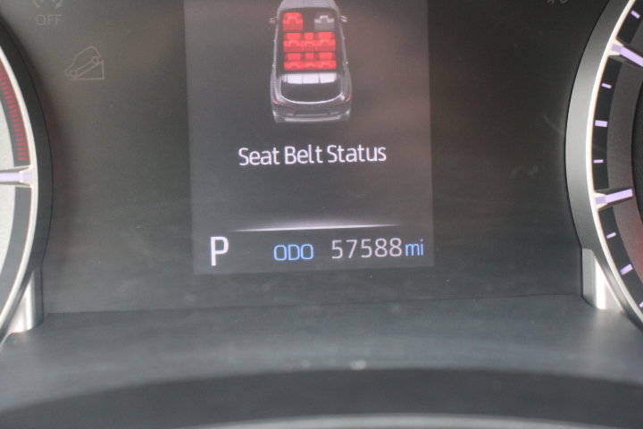 Used 2022 Toyota Highlander LE AWD/4WD image 27