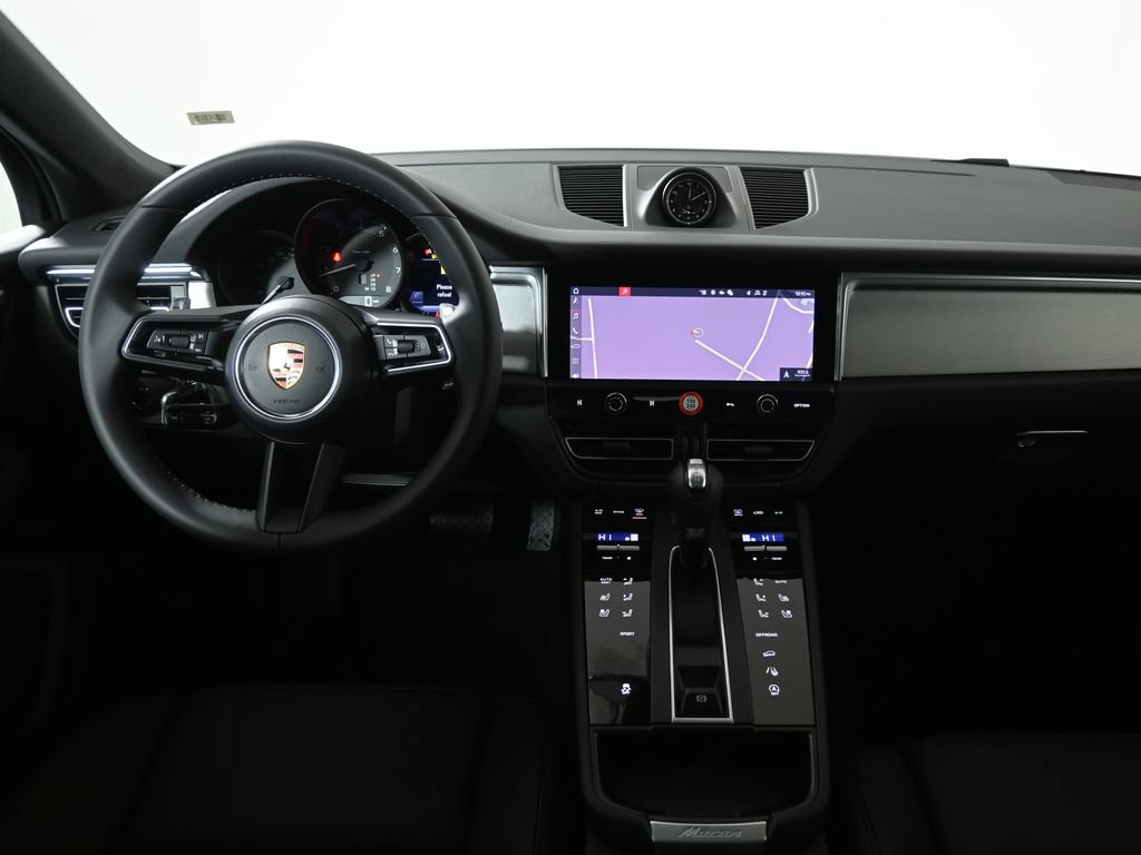 Used 2026 Porsche Macan AWD/4WD image 16