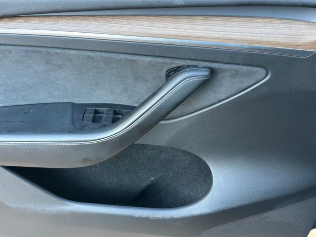 Used 2023 Tesla Model Y Performance image 8