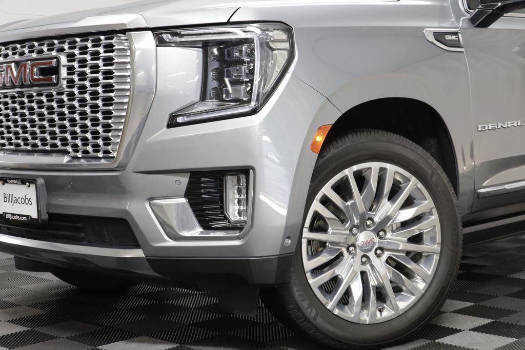 Used 2023 GMC Yukon Denali w/ Advanced Technology Package AWD/4WD image 3