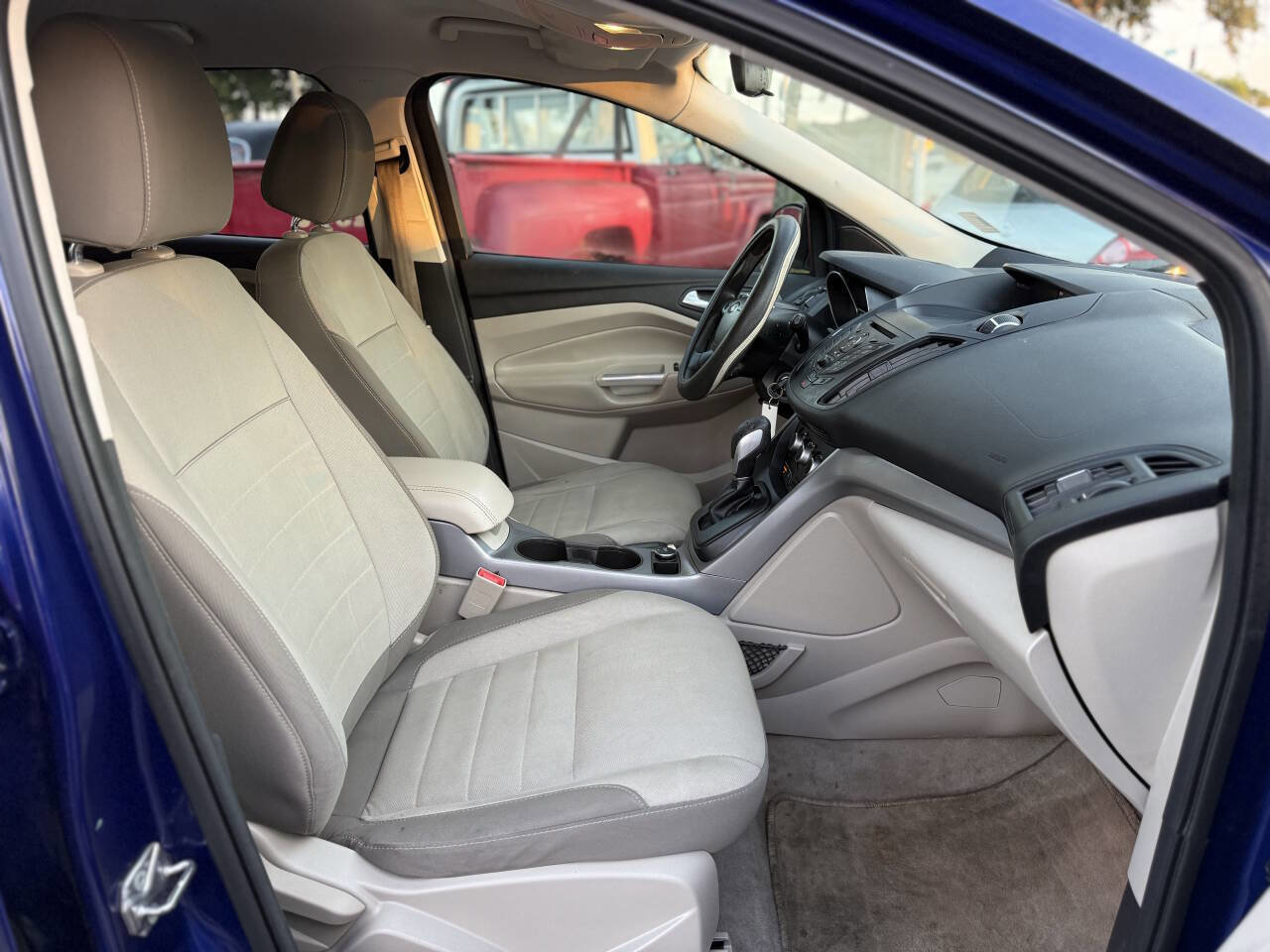 Used 2015 Ford Escape SE image 23