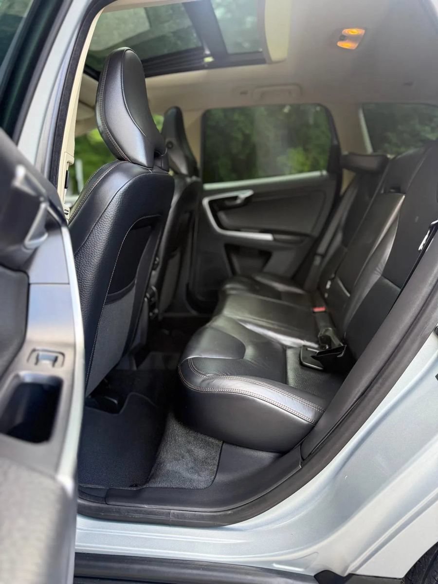 Used 2012 Volvo XC60 T6 AWD/4WD image 21
