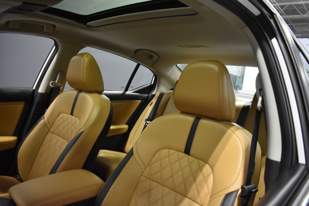 Certified 2023 Nissan Sentra SV w/ SV Premium Package FWD image 16