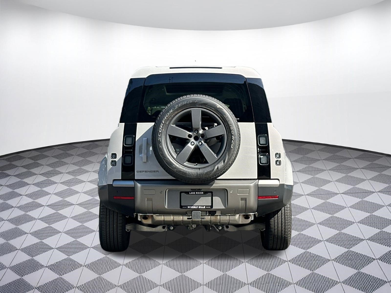 Certified 2026 Land Rover Defender 110 S AWD/4WD image 9