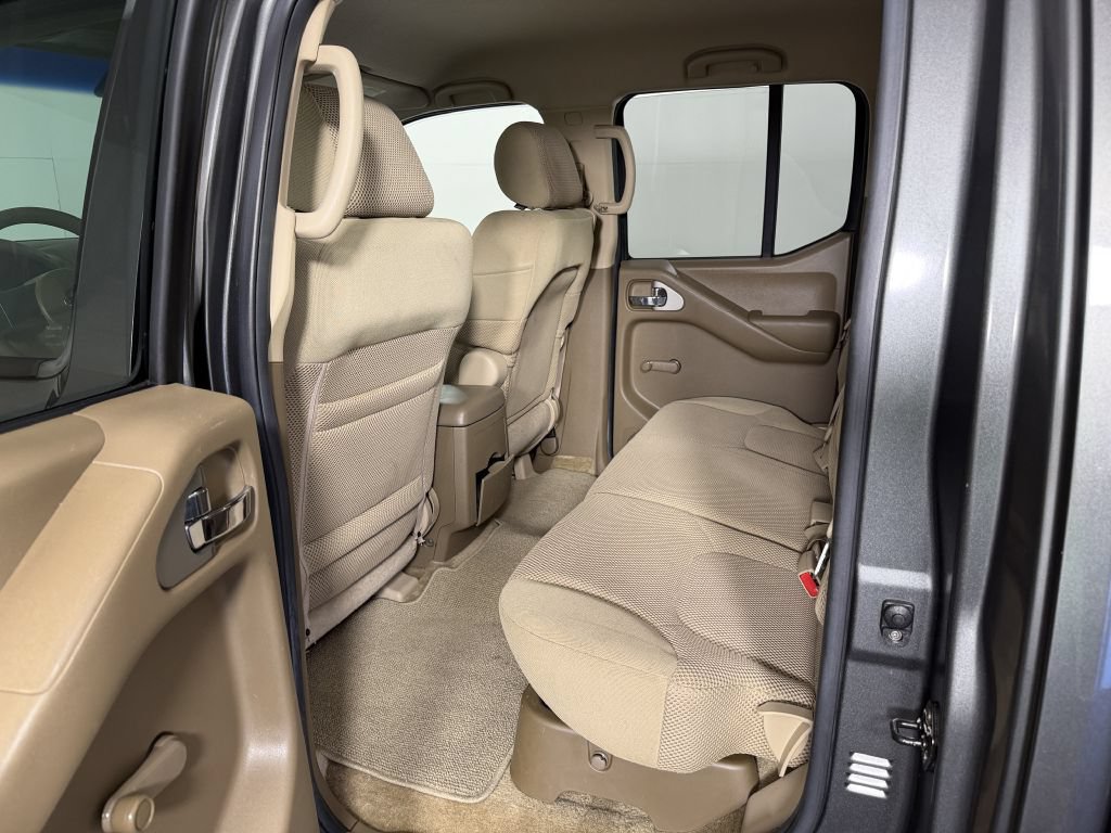 Used 2005 Nissan Frontier SE AWD/4WD image 15