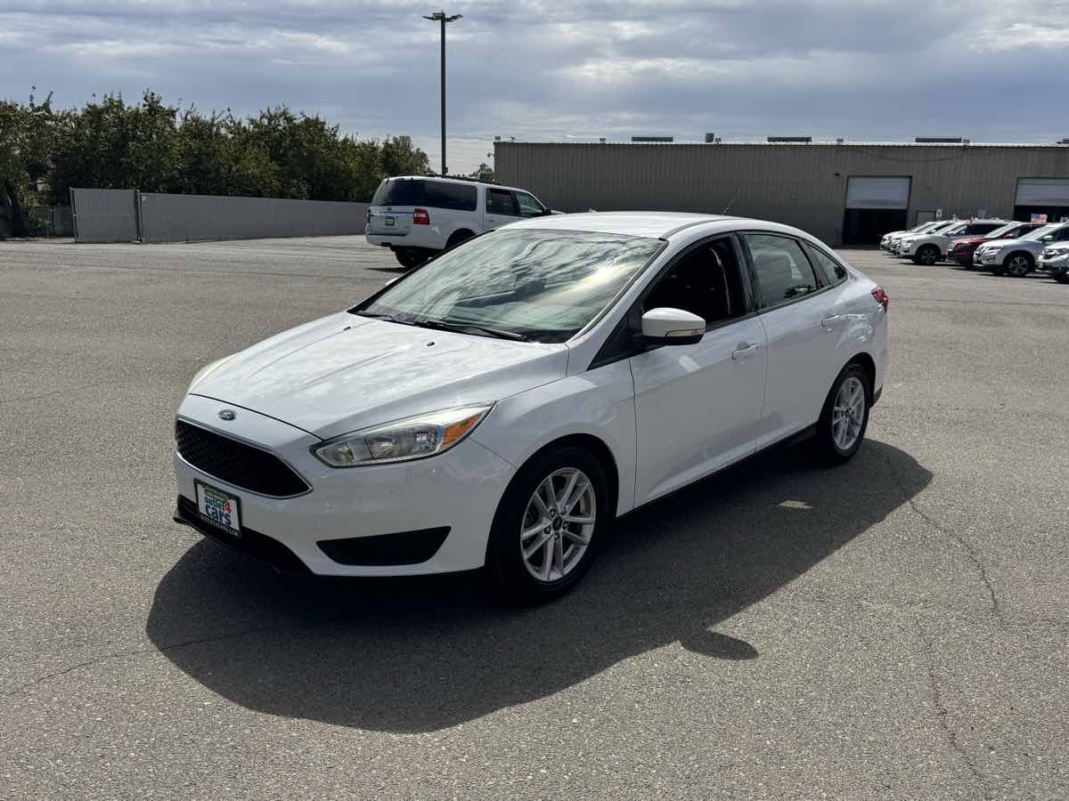 Used 2017 Ford Focus SE FWD image 5