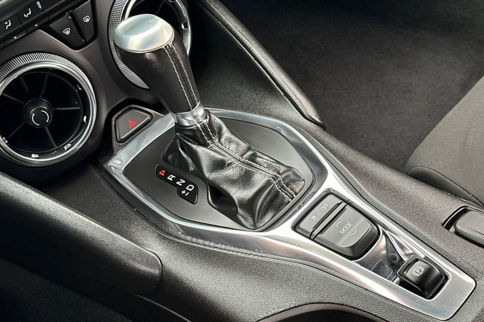 Used 2018 Chevrolet Camaro LT RWD image 18